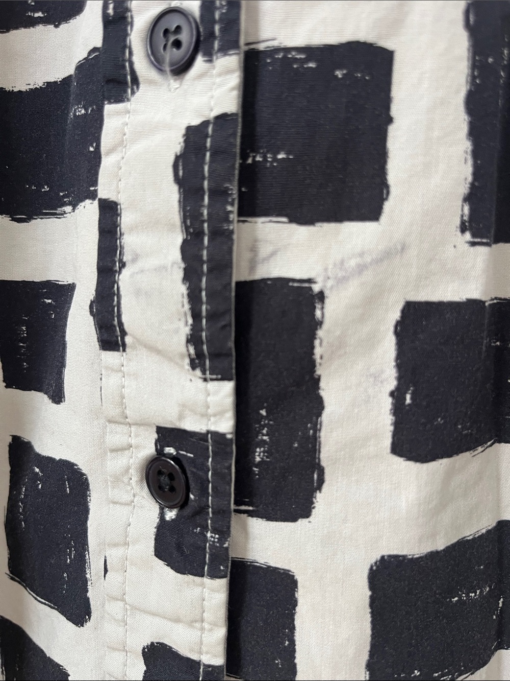 Wildfang Navy and White Brush-Block Button-Up with removable sleeves - Picture 7 of 7
